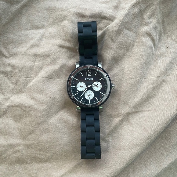 Fossil - Picture 1 of 2